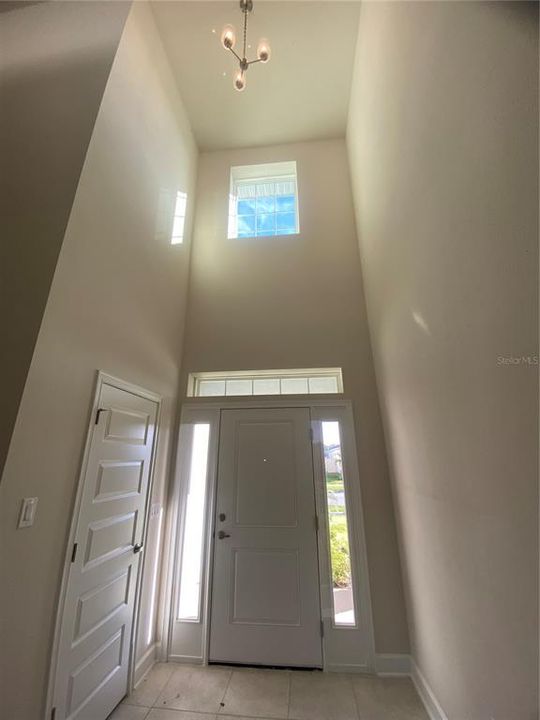 En Venta: $446,900 (4 camas, 2 baños, 2405 Pies cuadrados)