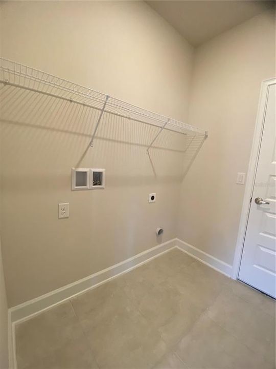 En Venta: $446,900 (4 camas, 2 baños, 2405 Pies cuadrados)