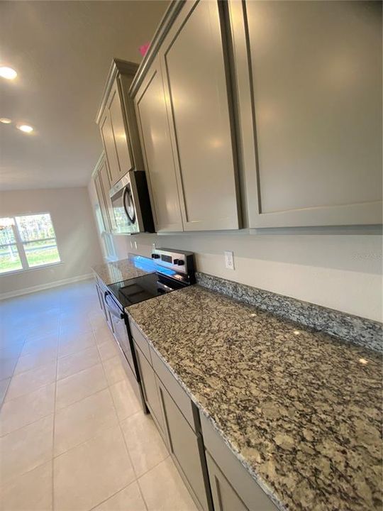 En Venta: $446,900 (4 camas, 2 baños, 2405 Pies cuadrados)