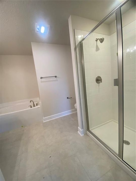 En Venta: $446,900 (4 camas, 2 baños, 2405 Pies cuadrados)