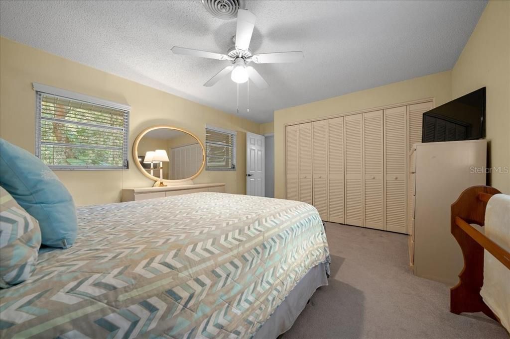 Active With Contract: $350,000 (4 beds, 2 baths, 1409 Square Feet)