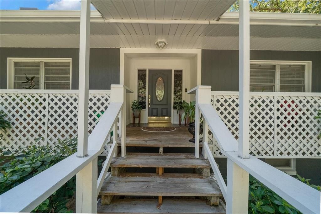 Active With Contract: $350,000 (4 beds, 2 baths, 1409 Square Feet)