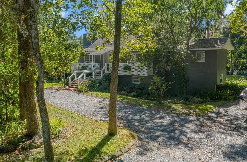 Active With Contract: $350,000 (4 beds, 2 baths, 1409 Square Feet)