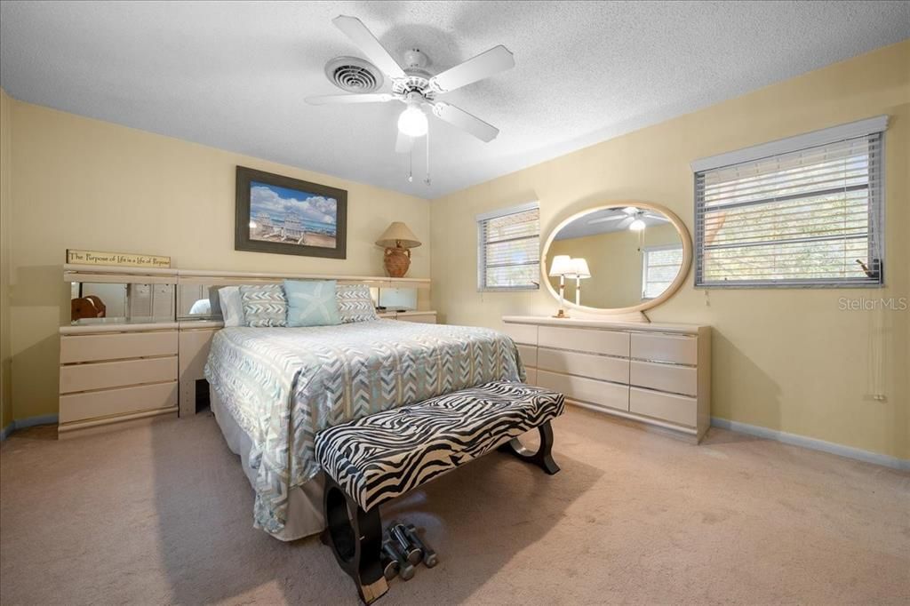 Active With Contract: $350,000 (4 beds, 2 baths, 1409 Square Feet)