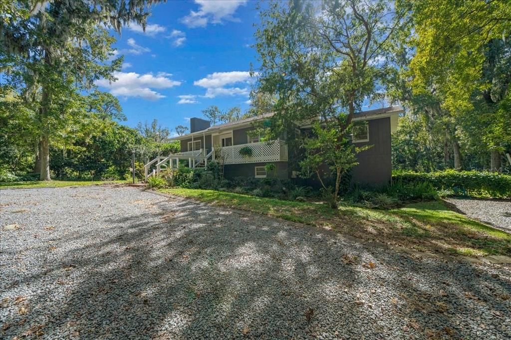 Active With Contract: $350,000 (4 beds, 2 baths, 1409 Square Feet)