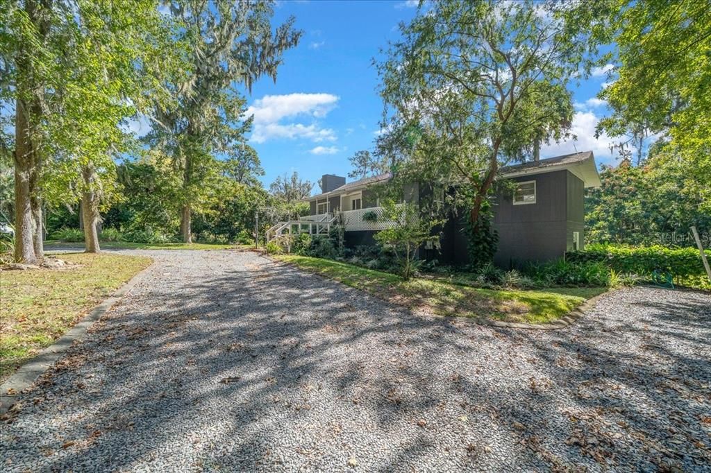 Active With Contract: $350,000 (4 beds, 2 baths, 1409 Square Feet)