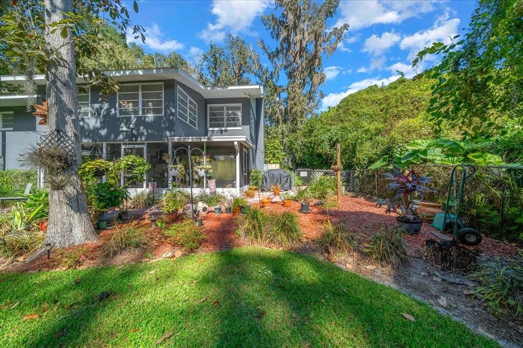 Active With Contract: $350,000 (4 beds, 2 baths, 1409 Square Feet)