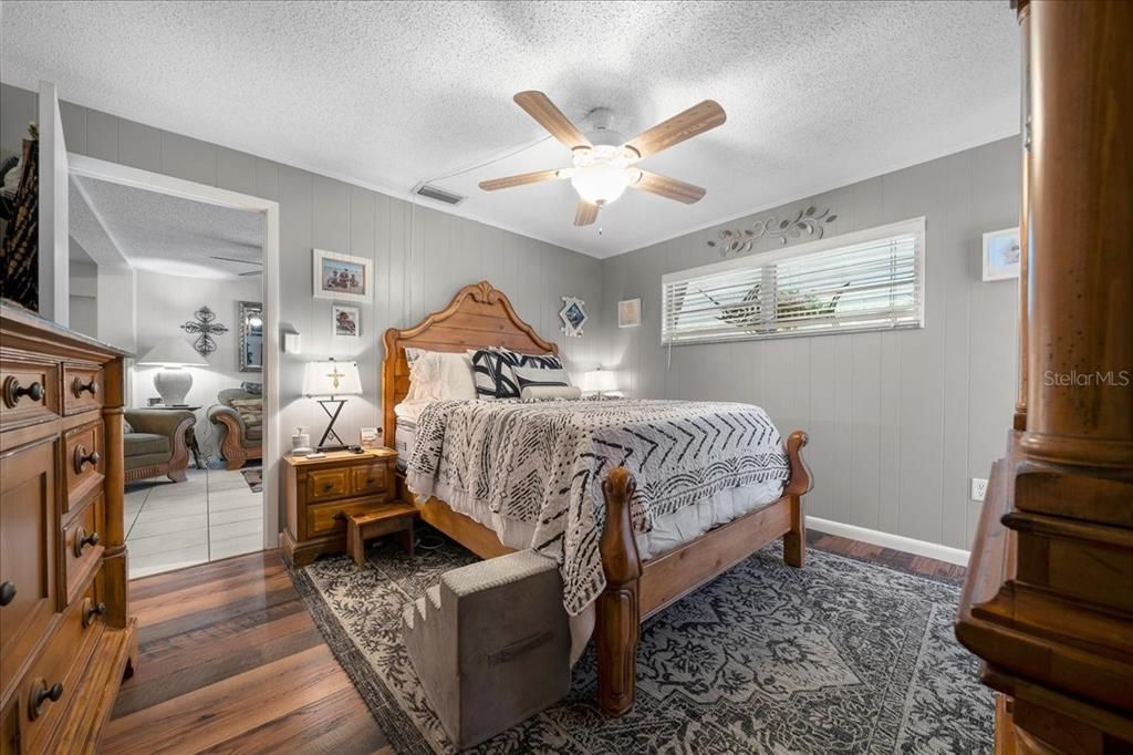 Active With Contract: $350,000 (4 beds, 2 baths, 1409 Square Feet)