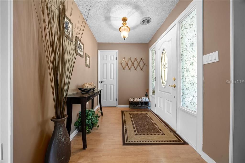 Active With Contract: $350,000 (4 beds, 2 baths, 1409 Square Feet)