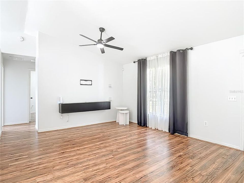 На продажу: $285,000 (3 спален, 2 ванн, 1140 Квадратных фут)