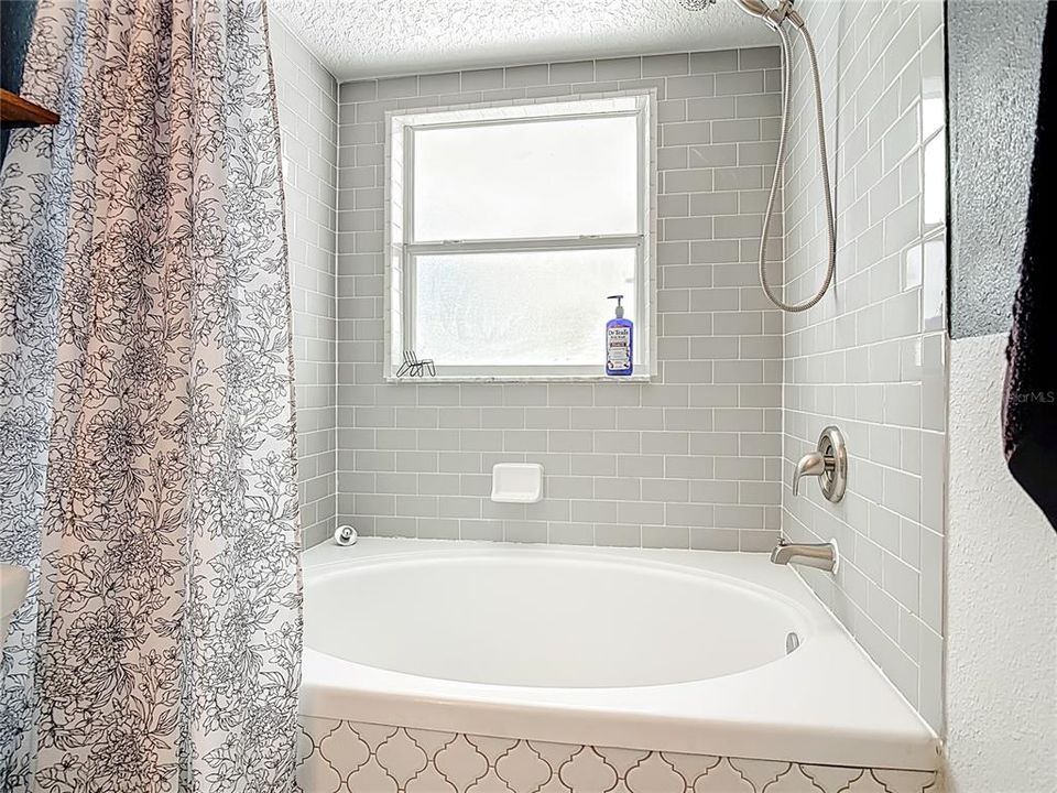 На продажу: $285,000 (3 спален, 2 ванн, 1140 Квадратных фут)