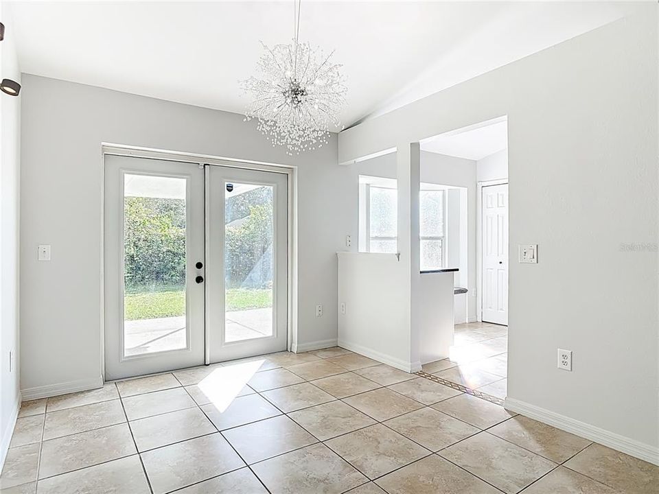 На продажу: $285,000 (3 спален, 2 ванн, 1140 Квадратных фут)