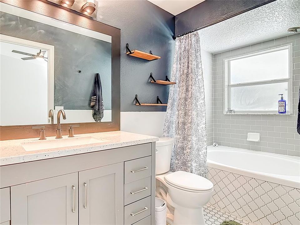 На продажу: $285,000 (3 спален, 2 ванн, 1140 Квадратных фут)