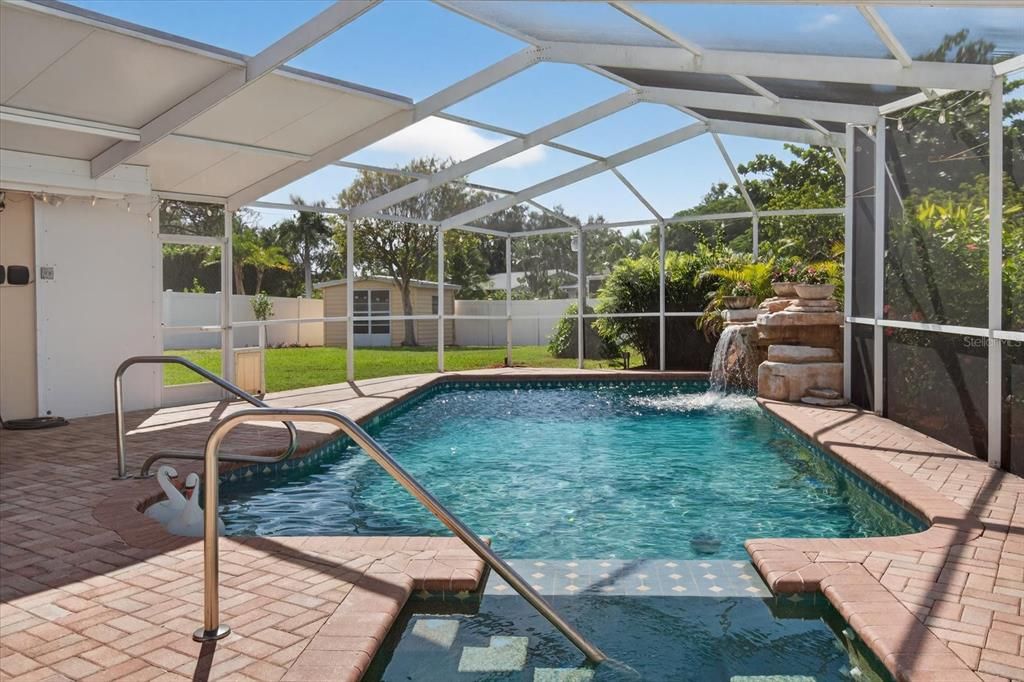 For Sale: $849,000 (3 beds, 2 baths, 2485 Square Feet)