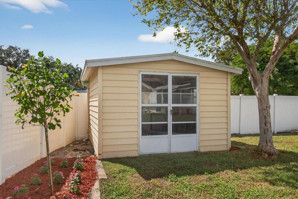 For Sale: $849,000 (3 beds, 2 baths, 2485 Square Feet)