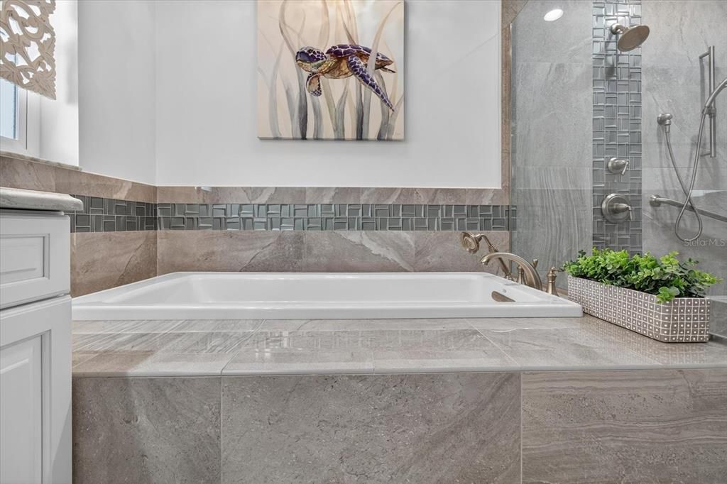 For Sale: $849,000 (3 beds, 2 baths, 2485 Square Feet)