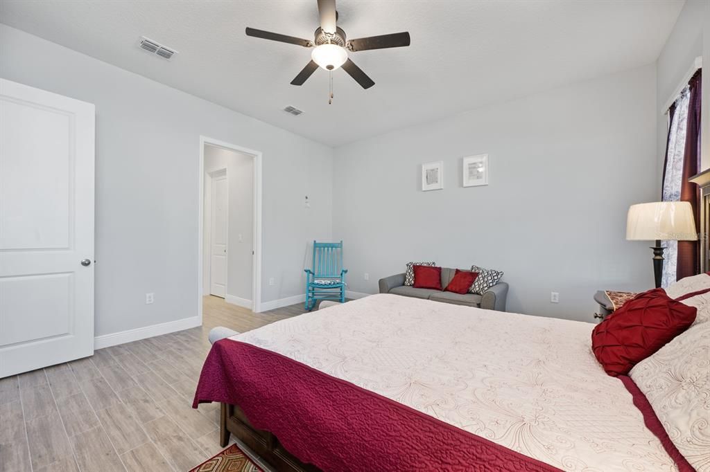 For Sale: $735,000 (4 beds, 2 baths, 2708 Square Feet)