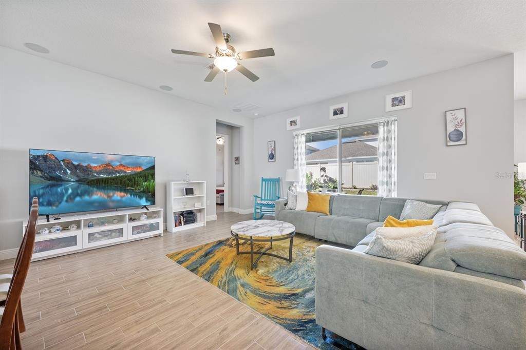 For Sale: $735,000 (4 beds, 2 baths, 2708 Square Feet)