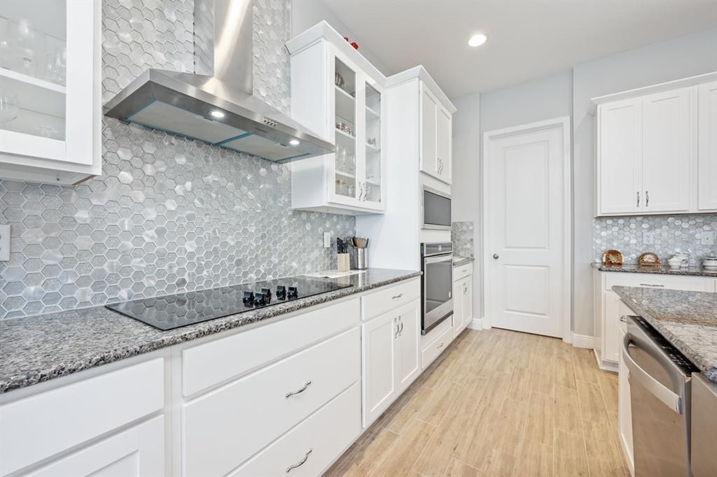 For Sale: $735,000 (4 beds, 2 baths, 2708 Square Feet)