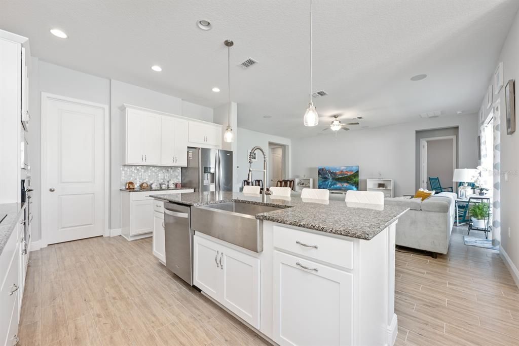 For Sale: $735,000 (4 beds, 2 baths, 2708 Square Feet)