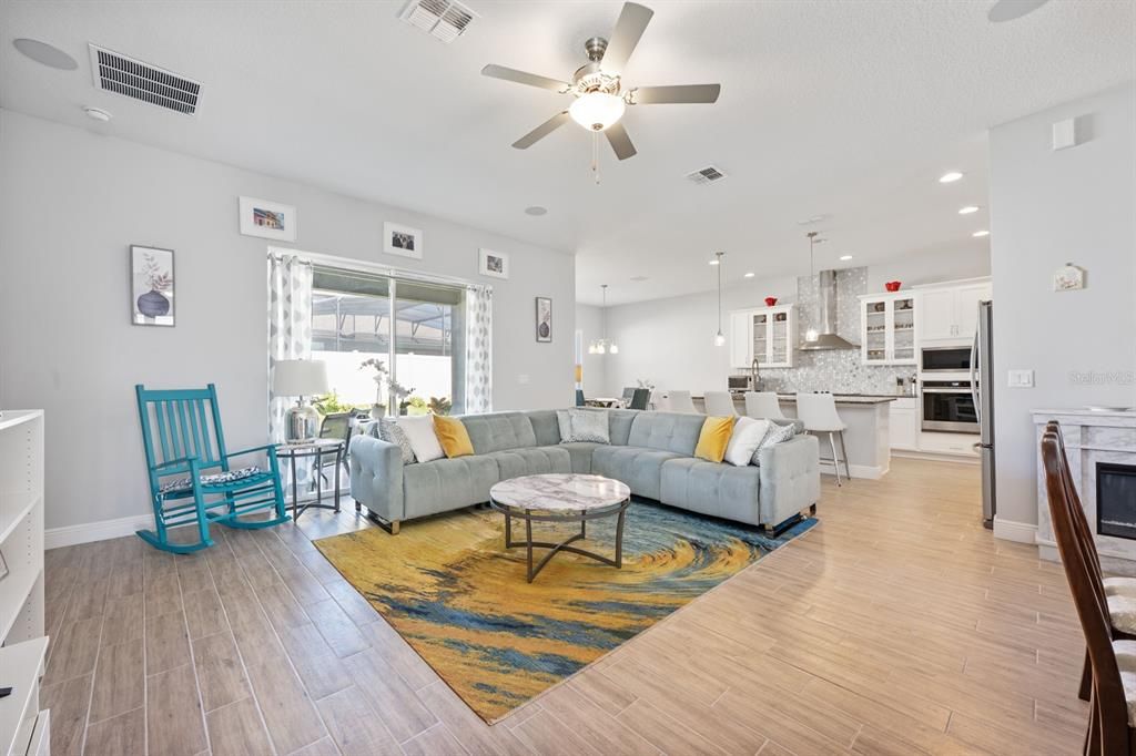 For Sale: $735,000 (4 beds, 2 baths, 2708 Square Feet)