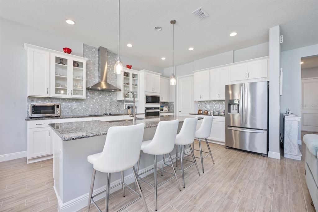 For Sale: $735,000 (4 beds, 2 baths, 2708 Square Feet)