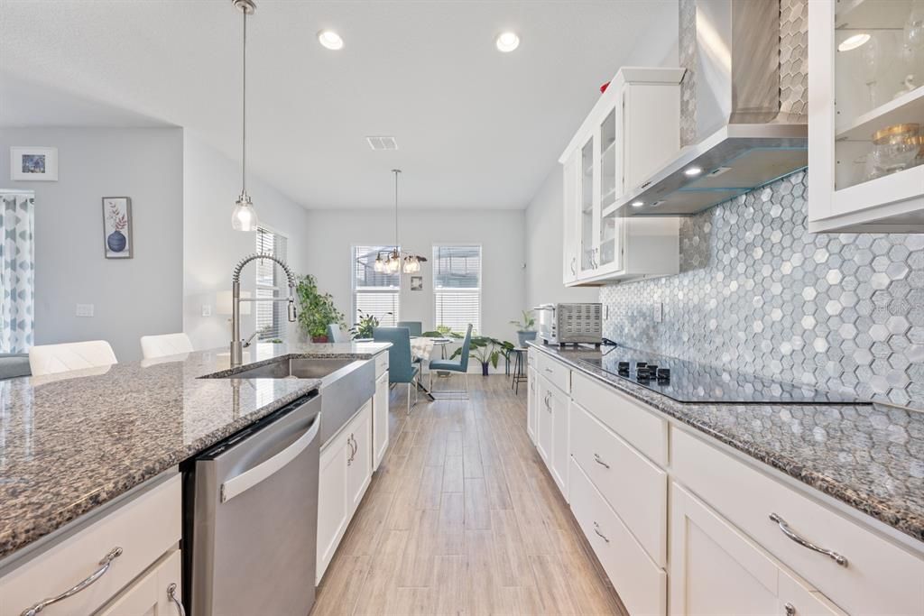 For Sale: $735,000 (4 beds, 2 baths, 2708 Square Feet)