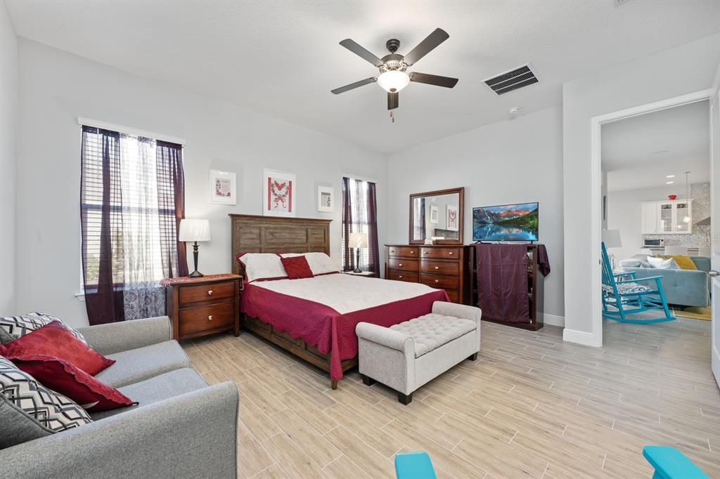 For Sale: $735,000 (4 beds, 2 baths, 2708 Square Feet)