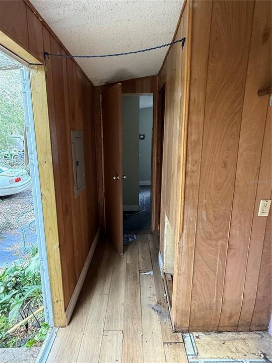 For Sale: $85,000 (2 beds, 2 baths, 924 Square Feet)