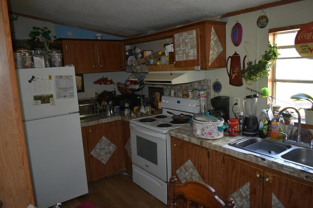 На продажу: $95,000 (2 спален, 2 ванн, 924 Квадратных фут)