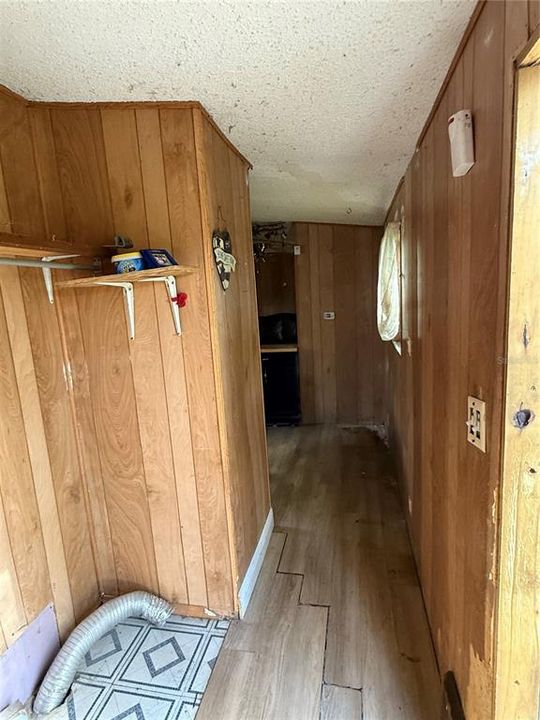 For Sale: $85,000 (2 beds, 2 baths, 924 Square Feet)