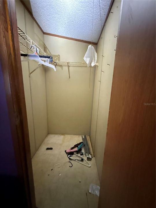 For Sale: $85,000 (2 beds, 2 baths, 924 Square Feet)