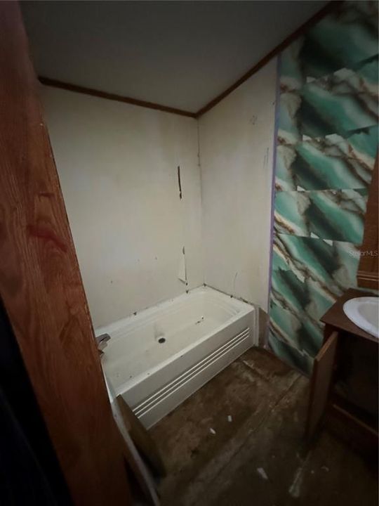 For Sale: $85,000 (2 beds, 2 baths, 924 Square Feet)