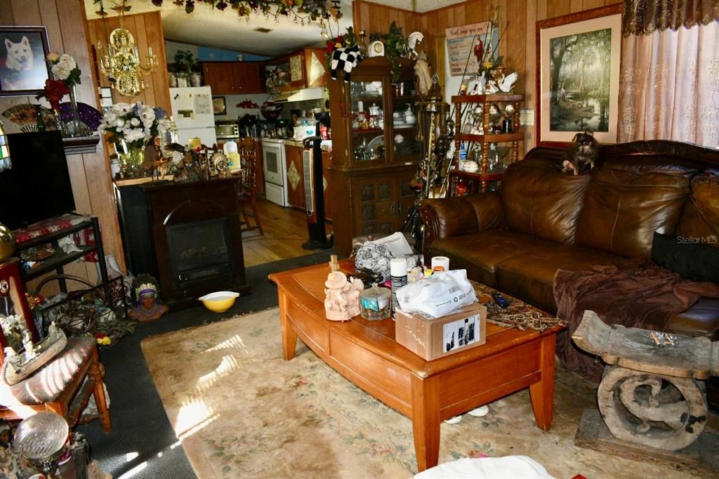 На продажу: $95,000 (2 спален, 2 ванн, 924 Квадратных фут)