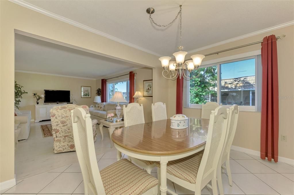 Active With Contract: $219,900 (2 beds, 2 baths, 1120 Square Feet)