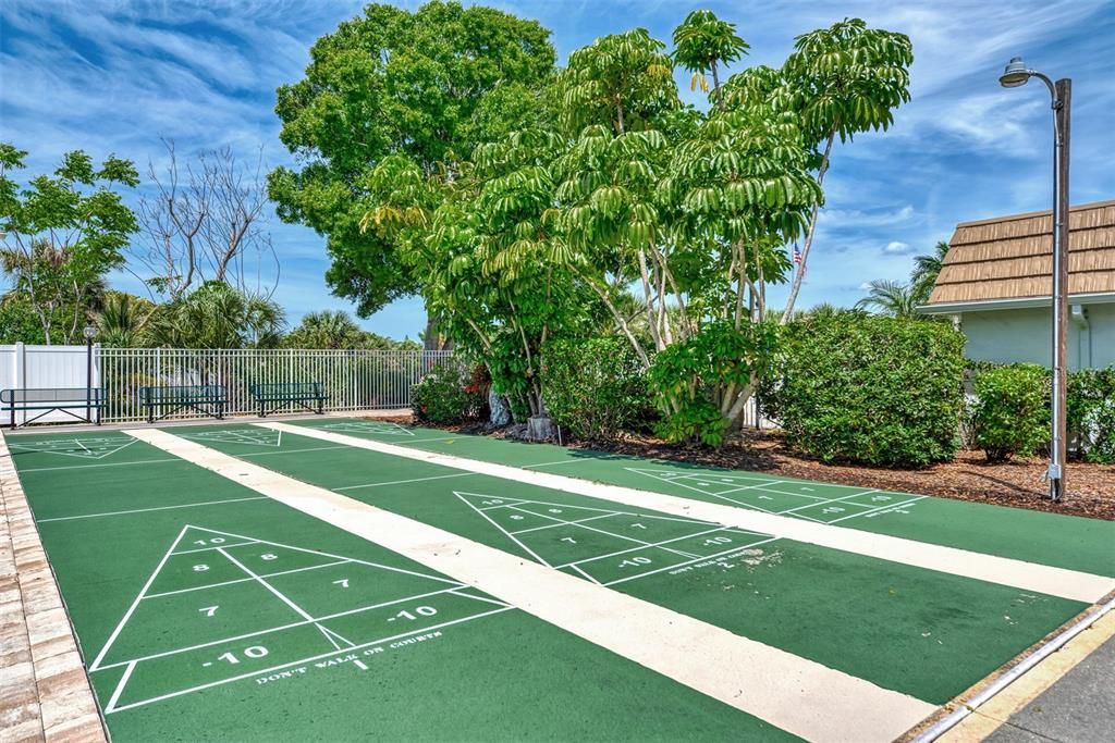 Active With Contract: $219,900 (2 beds, 2 baths, 1120 Square Feet)