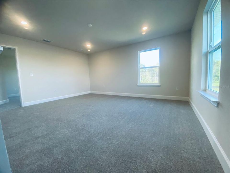 En Venta: $423,900 (4 camas, 2 baños, 2335 Pies cuadrados)