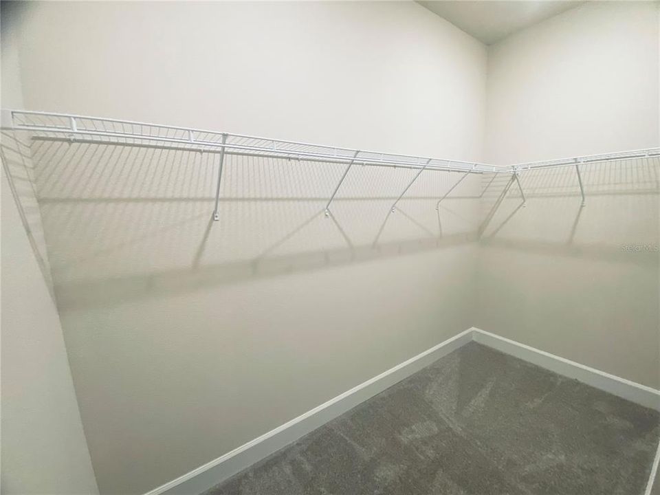 En Venta: $423,900 (4 camas, 2 baños, 2335 Pies cuadrados)