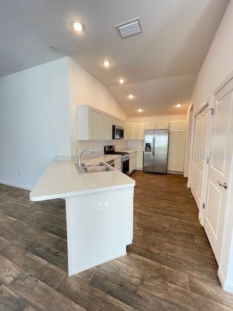 For Rent: $1,950 (2 beds, 2 baths, 1192 Square Feet)