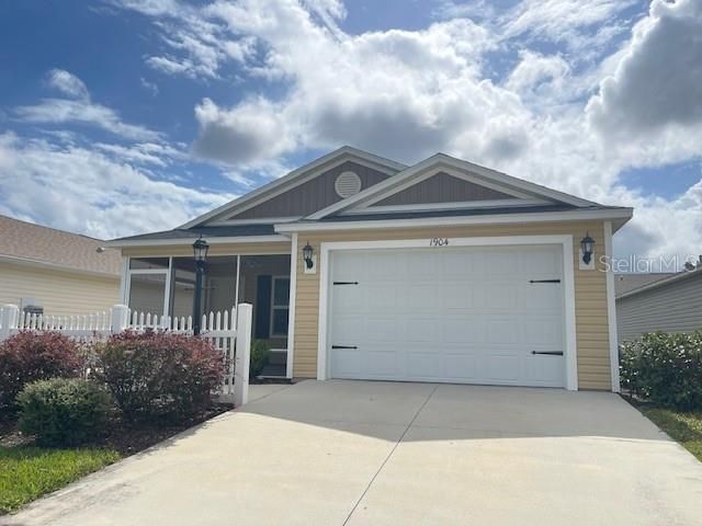 For Rent: $1,950 (2 beds, 2 baths, 1192 Square Feet)