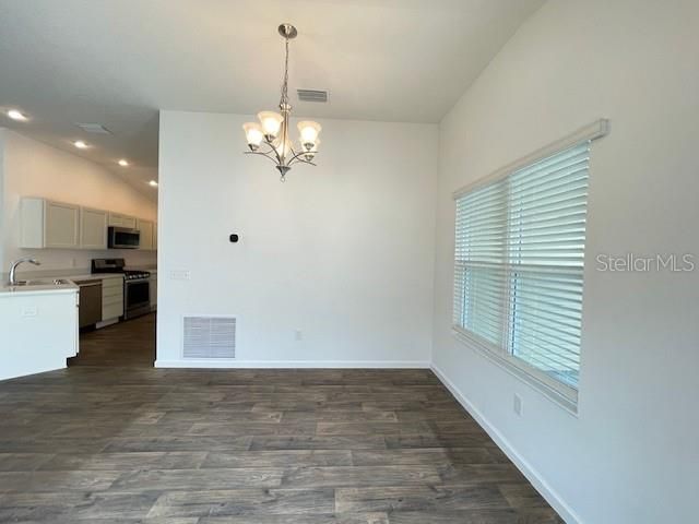 For Rent: $1,950 (2 beds, 2 baths, 1192 Square Feet)