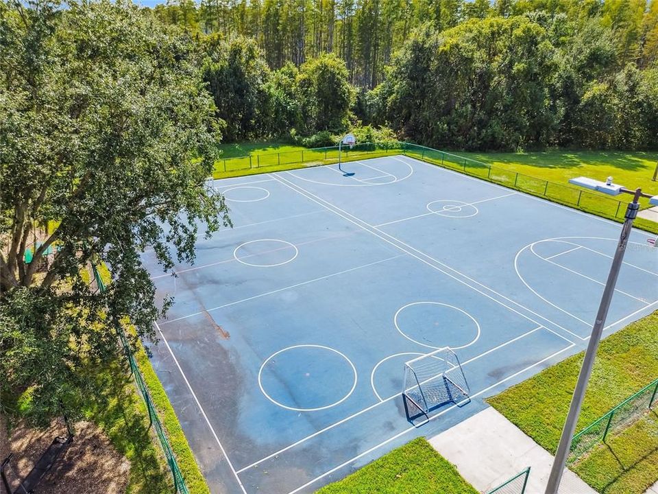 合同活跃: $815,000 (4 贝兹, 3 浴室, 2578 平方英尺)