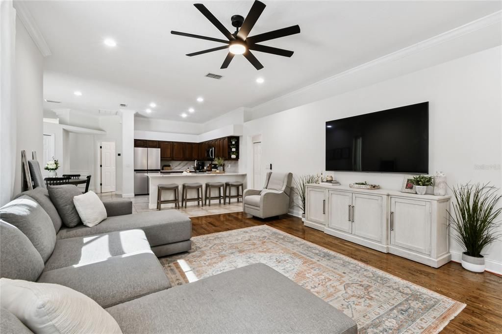 合同活跃: $815,000 (4 贝兹, 3 浴室, 2578 平方英尺)