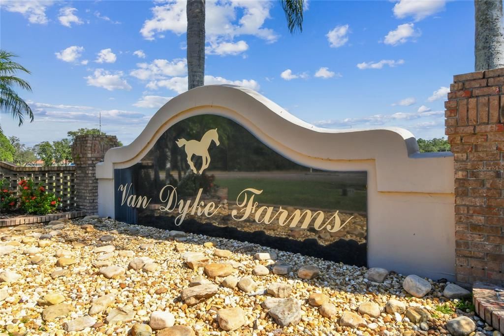 合同活跃: $815,000 (4 贝兹, 3 浴室, 2578 平方英尺)