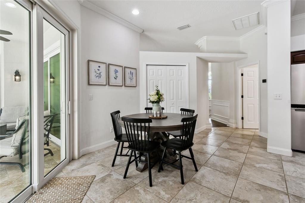 合同活跃: $815,000 (4 贝兹, 3 浴室, 2578 平方英尺)