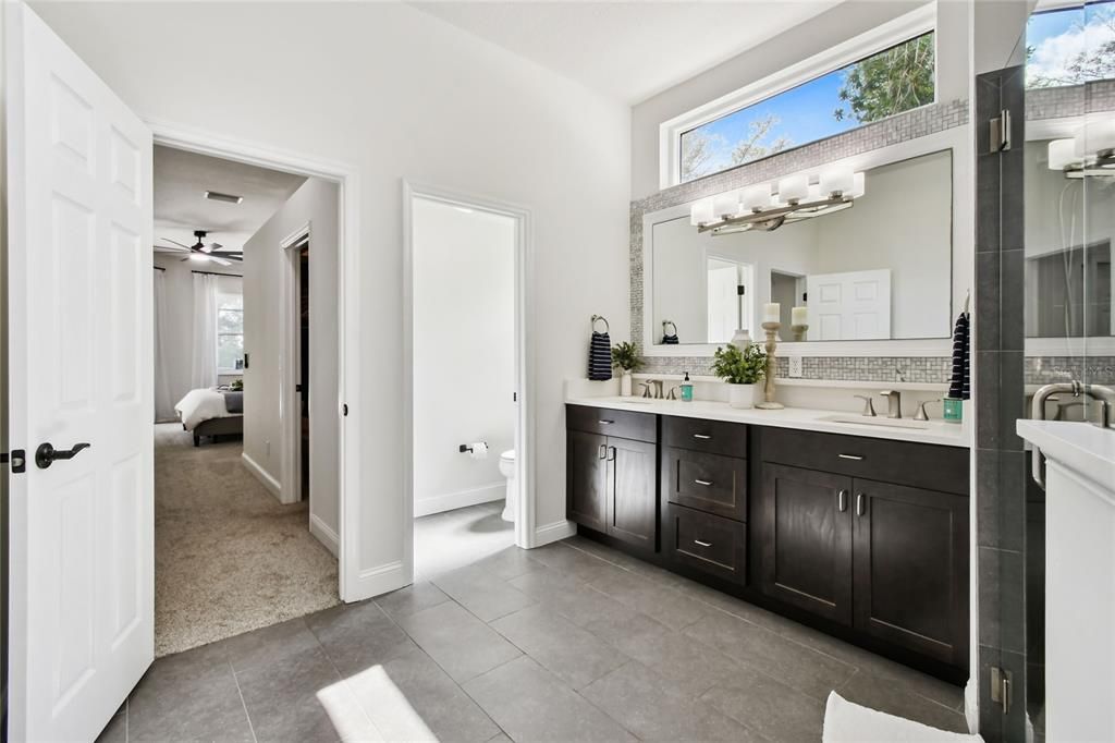 合同活跃: $815,000 (4 贝兹, 3 浴室, 2578 平方英尺)