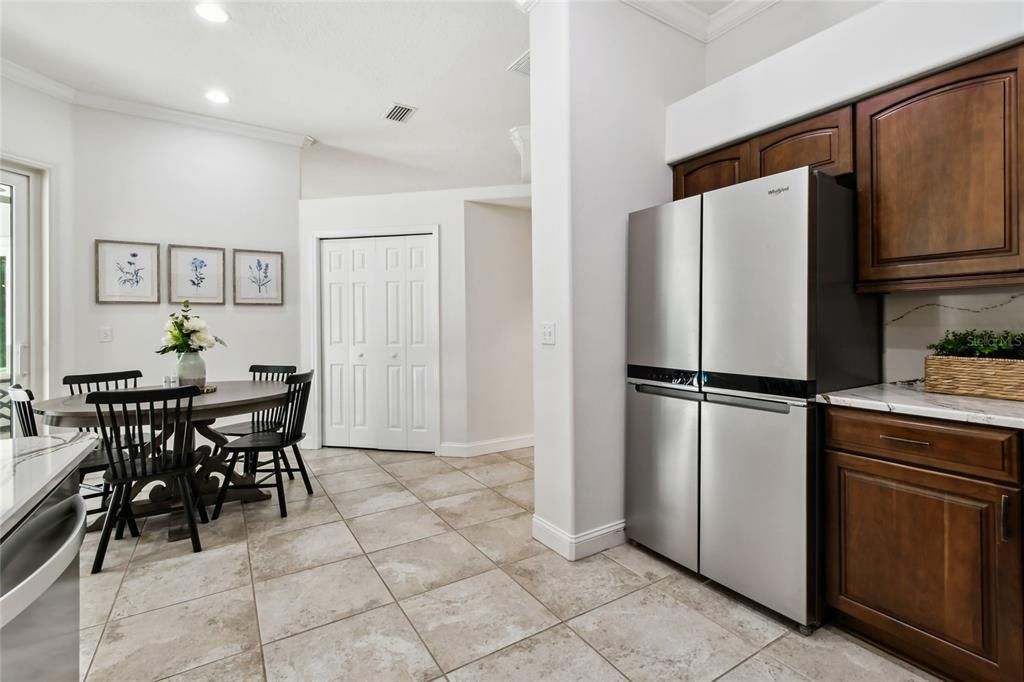 合同活跃: $815,000 (4 贝兹, 3 浴室, 2578 平方英尺)