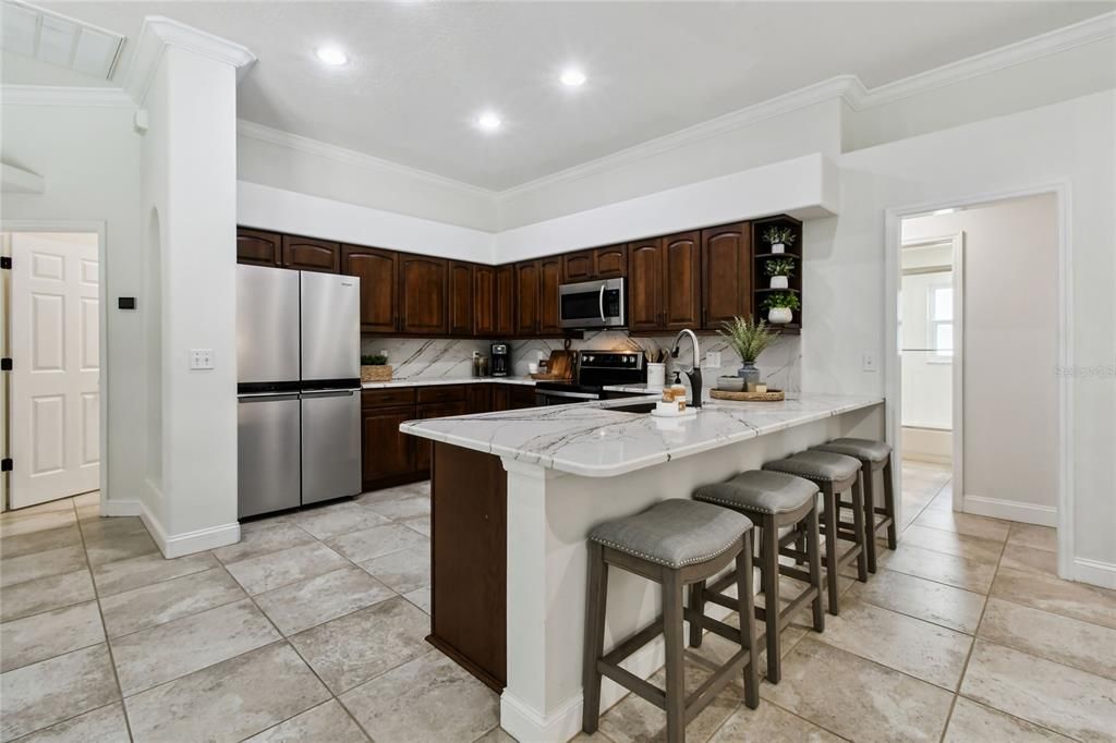 合同活跃: $815,000 (4 贝兹, 3 浴室, 2578 平方英尺)