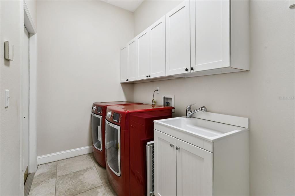 合同活跃: $815,000 (4 贝兹, 3 浴室, 2578 平方英尺)