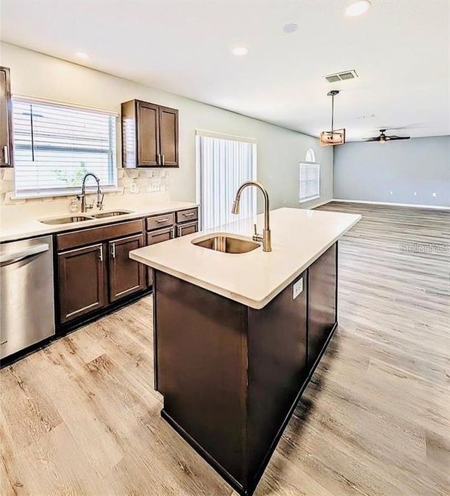 For Rent: $2,300 (4 beds, 2 baths, 2896 Square Feet)